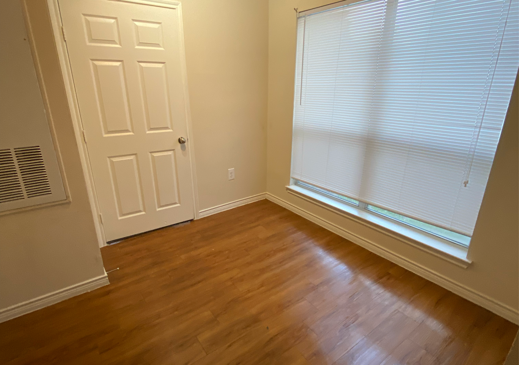 4/2 House Moveout Clean (Make Ready )