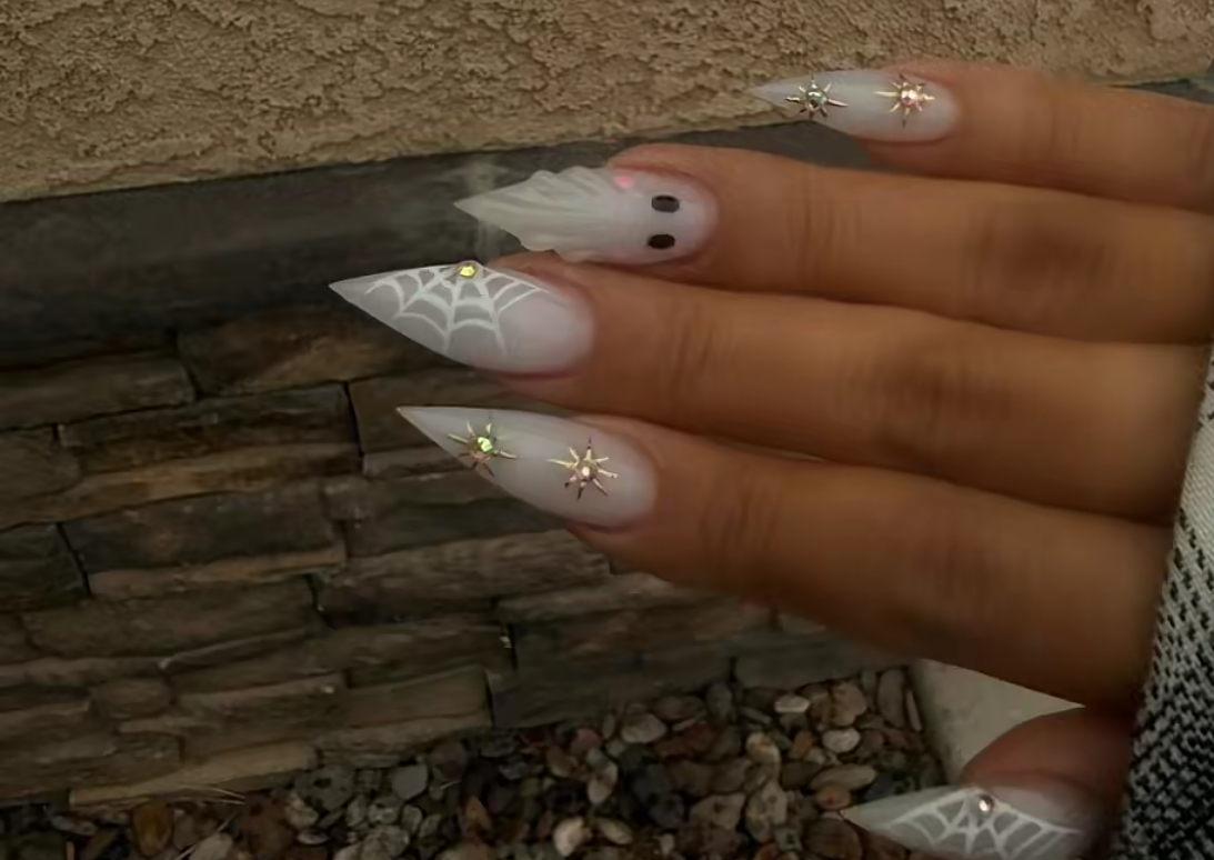 Milky white spooky set 