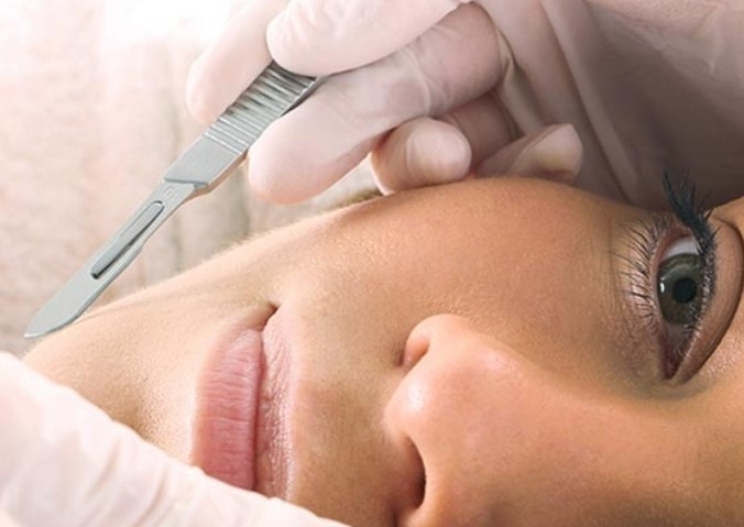 Dermaplane with mini Facial 