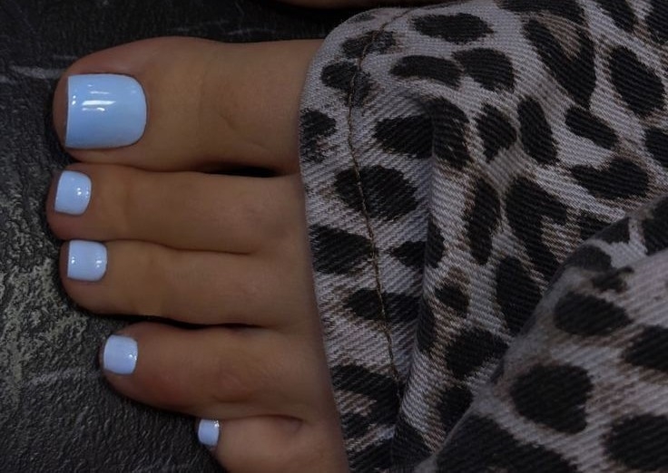 The Simply Nails Gel Essential Pedicure
