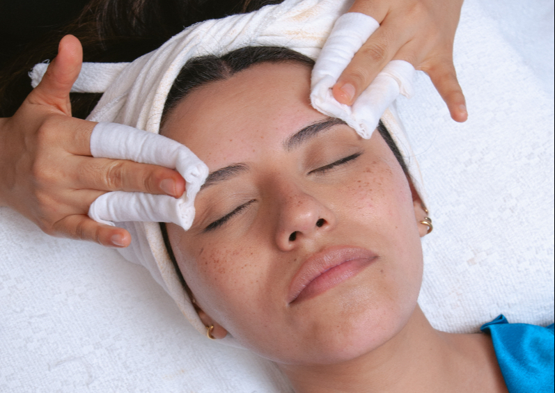 DEEP CLEANING facial