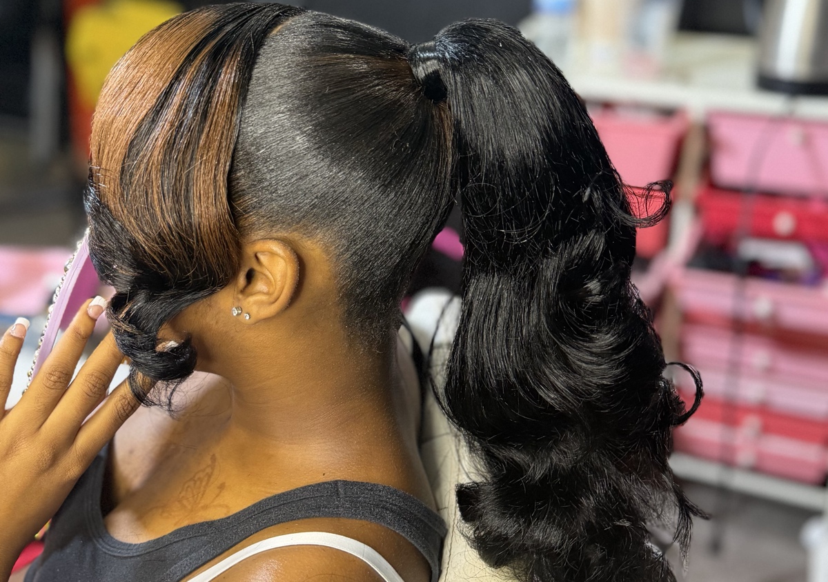 Sleek pony with bang