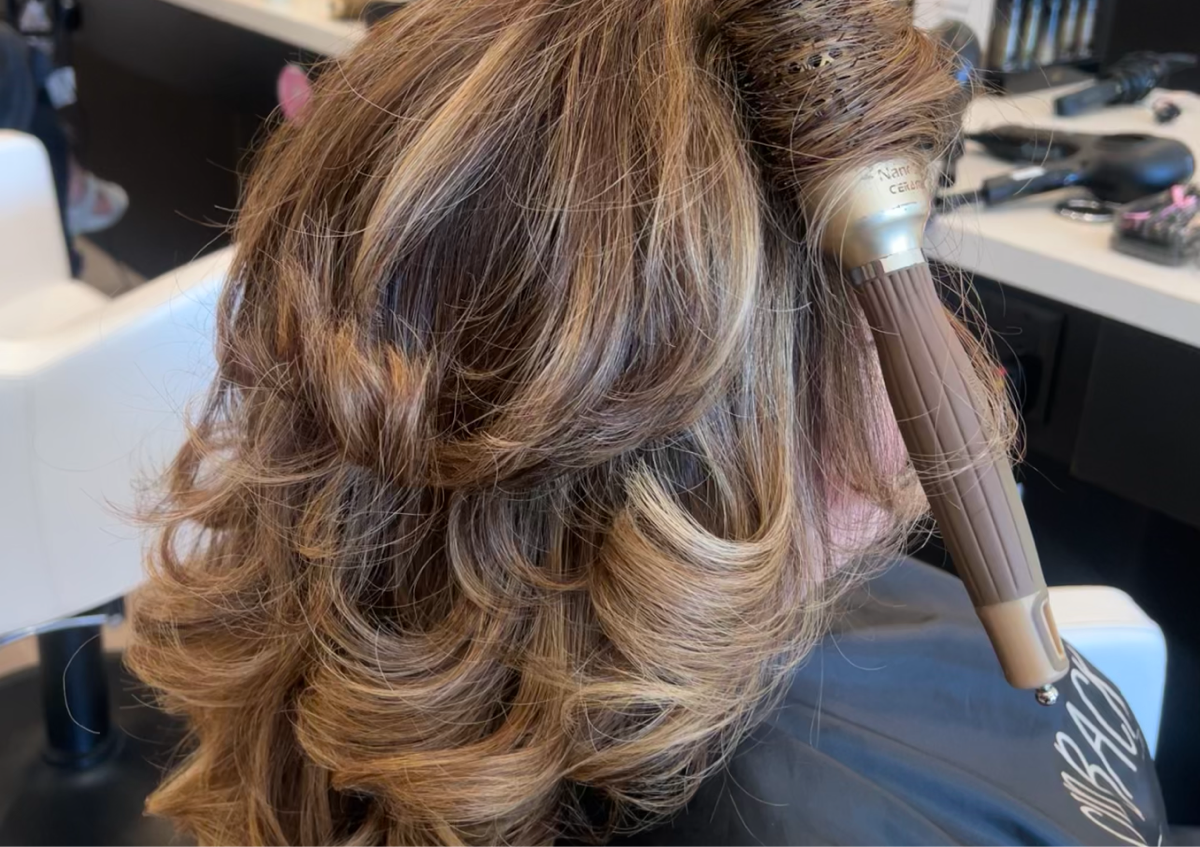 Round brush blowout (no curling iron)🌼