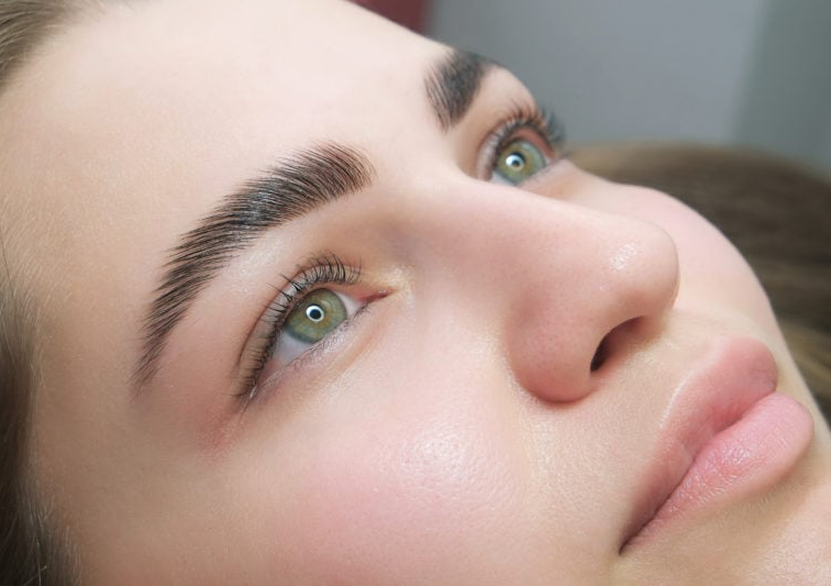 Eyebrow lamination & tint