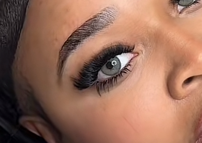 Chunky bottom lashes 