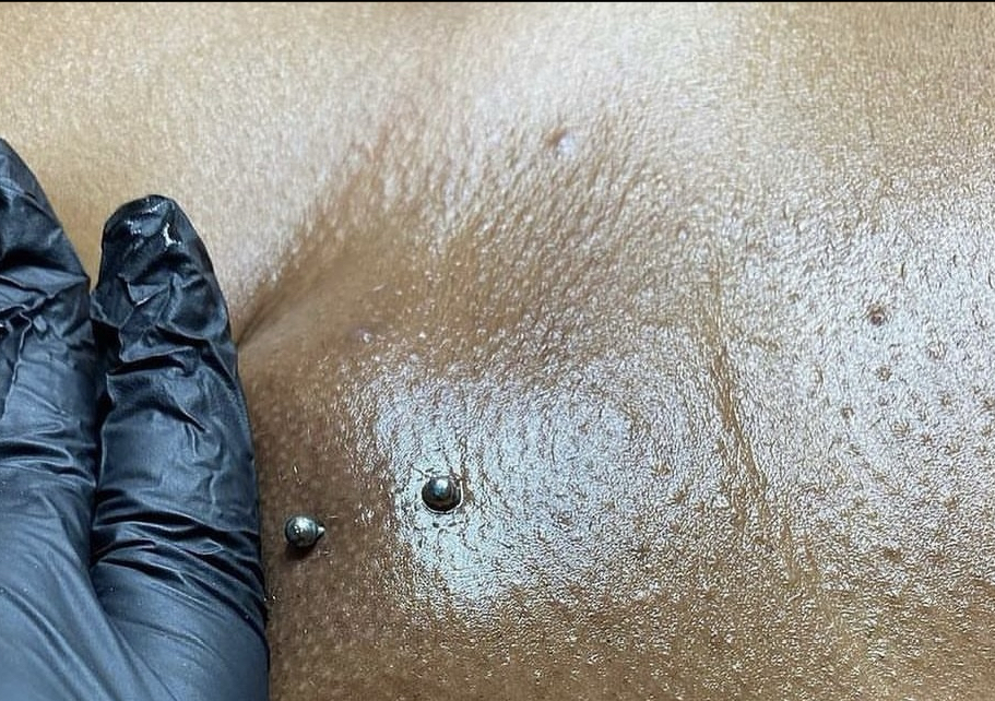 Smooth & Confident (Underarm Wax + Brazilian Wax)