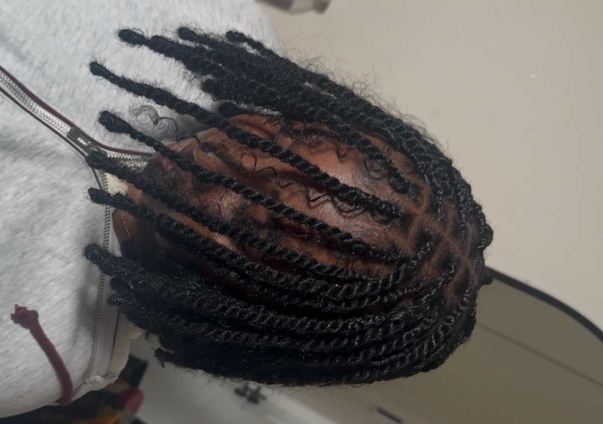 Mini  Twist Shoulder Length 