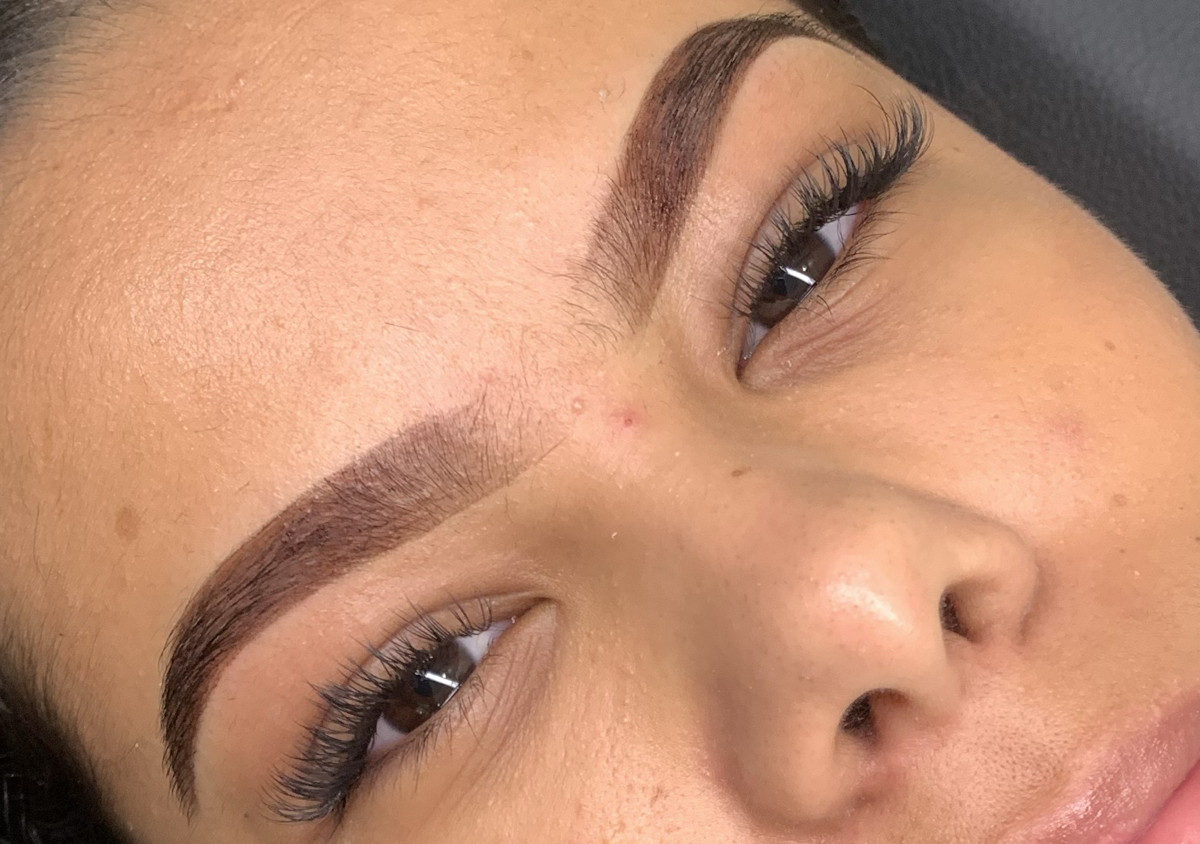 Tintado de cejas + depilacion con cera o pinza 