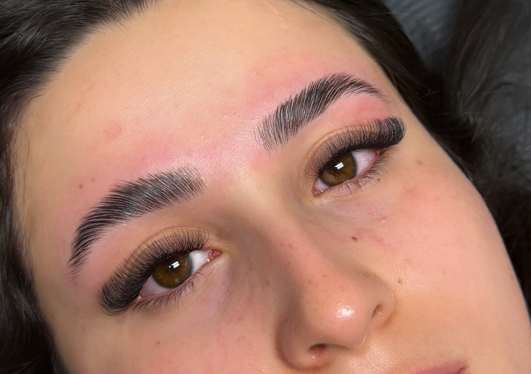 Pestañas y laminado de cejas