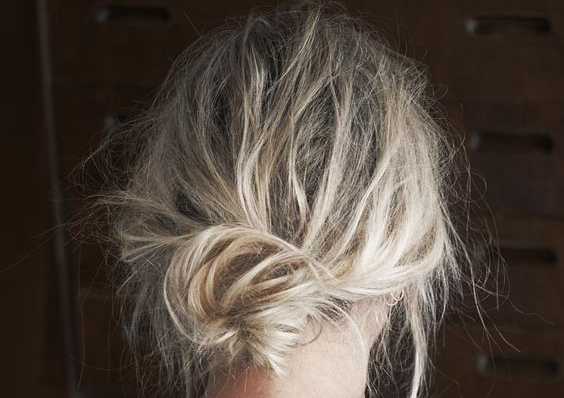 Hair Brushing (χτένισμα) 