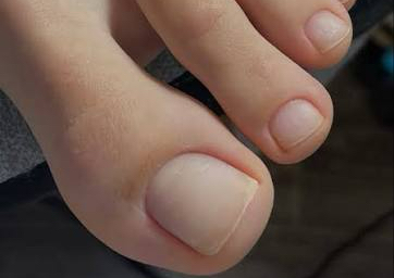 NO POLISH-Deluxe Express Pedi 