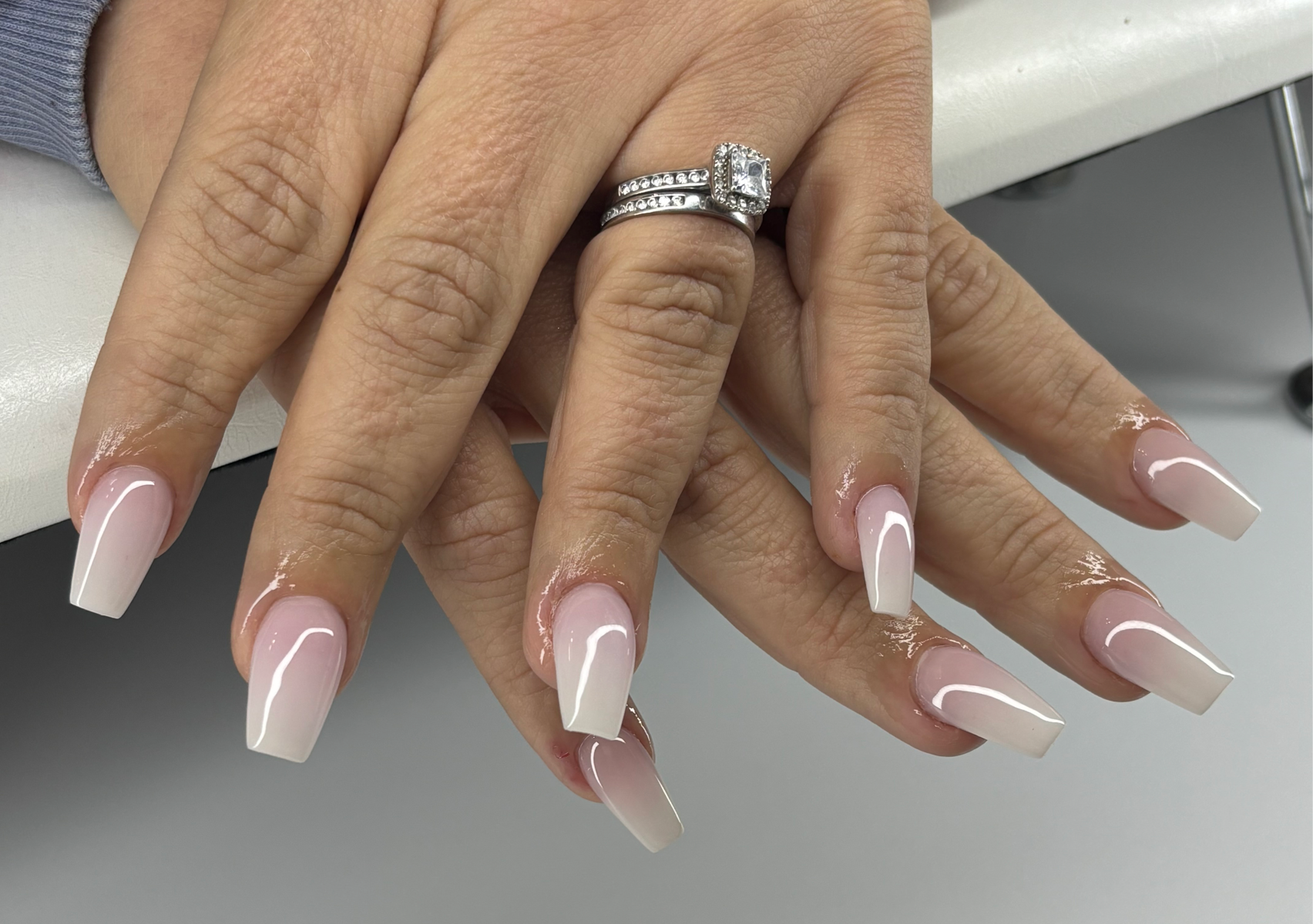 Medium Acrylic Ombre