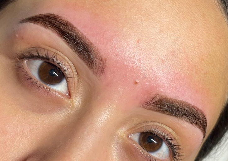 Brow Tint + Depilación con cera + Diseño 