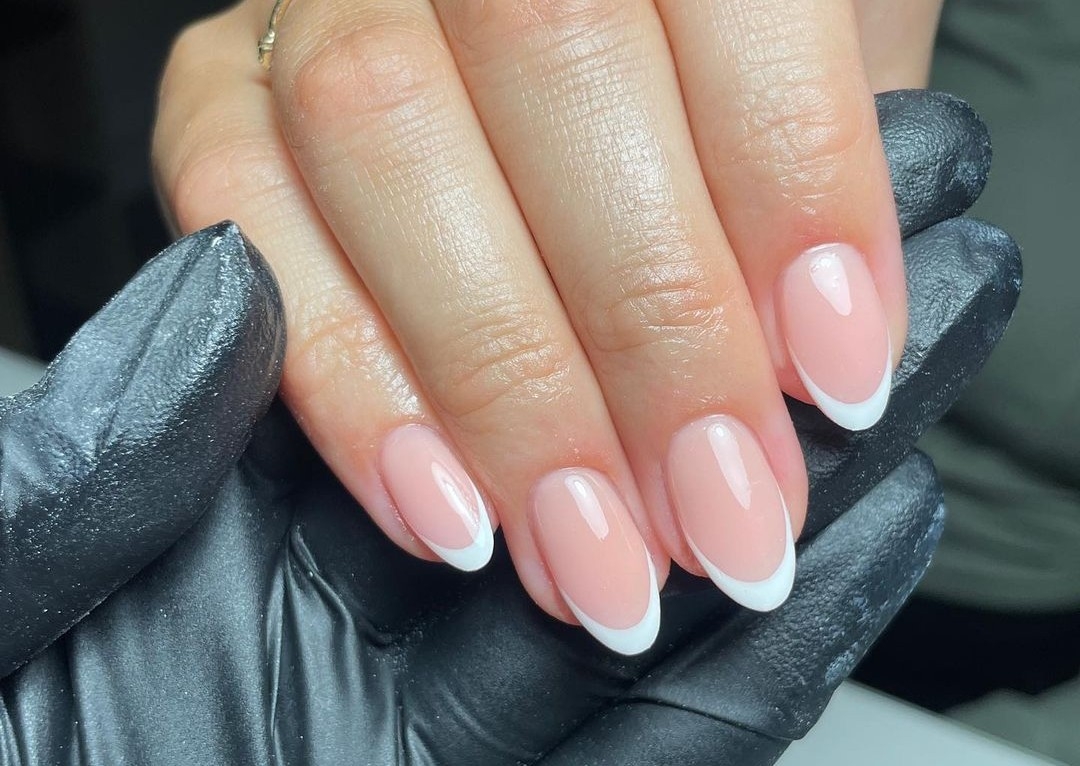 Extras - French design mani, by Milena