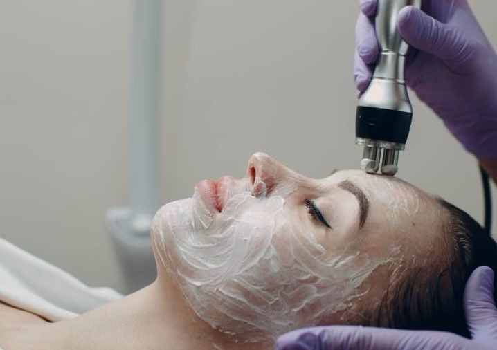 RF Skin tightening Facial  60 mins. 
