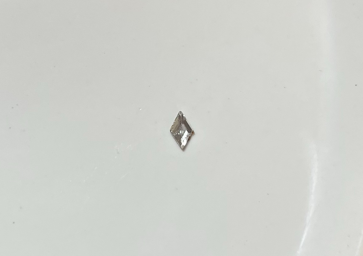 Diamond shaped gem ♦️