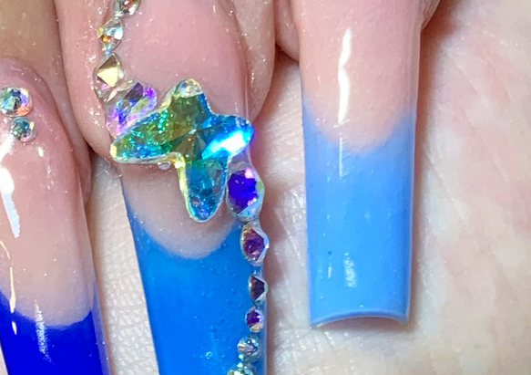 Midi Bling (one nail per hand)