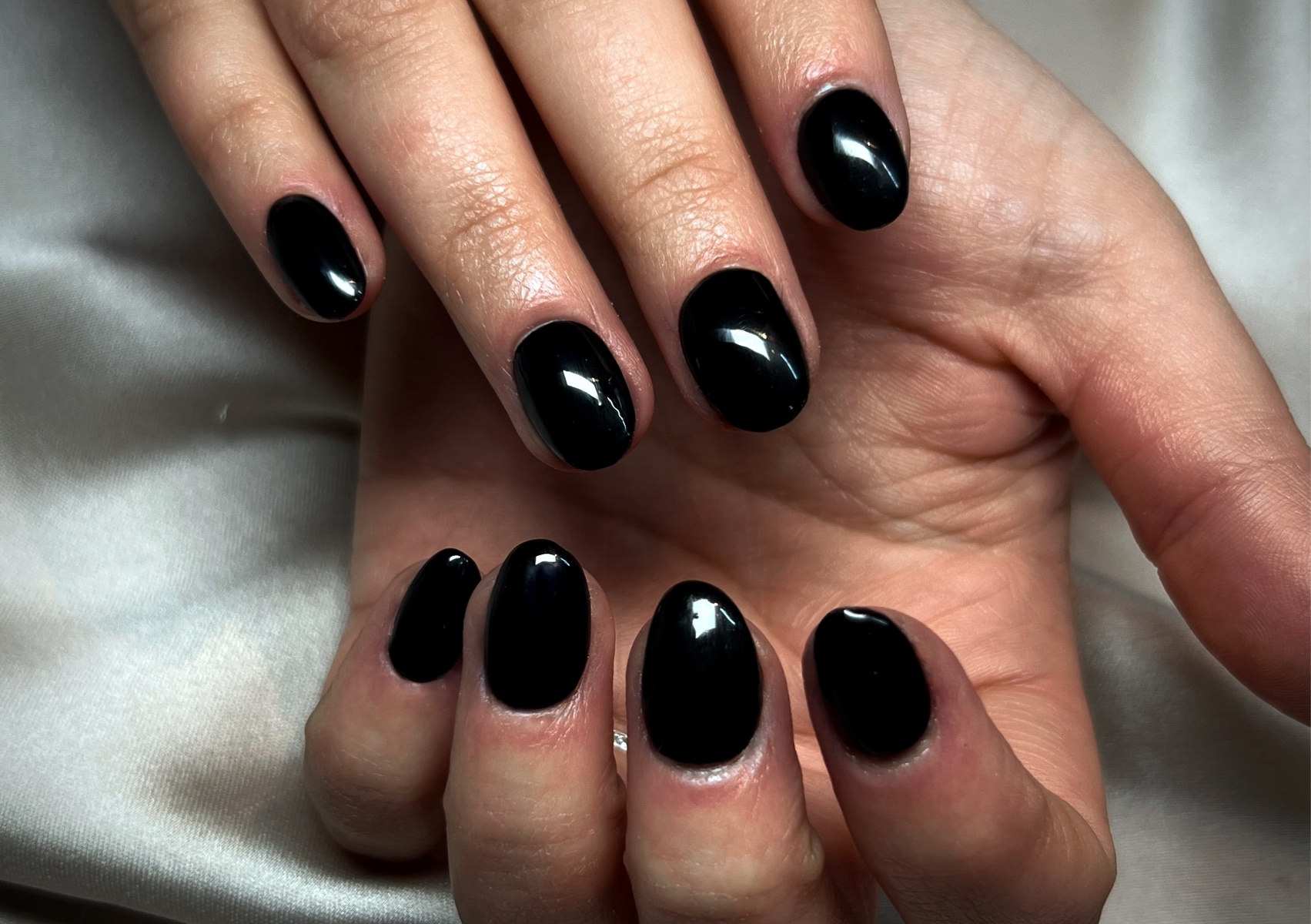 Gel sur ongle naturel couleur unie