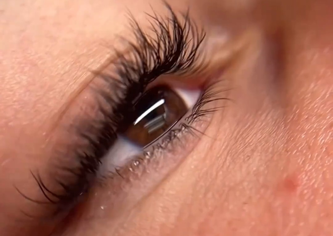 Montaje extensiones de pestañas (full set) 