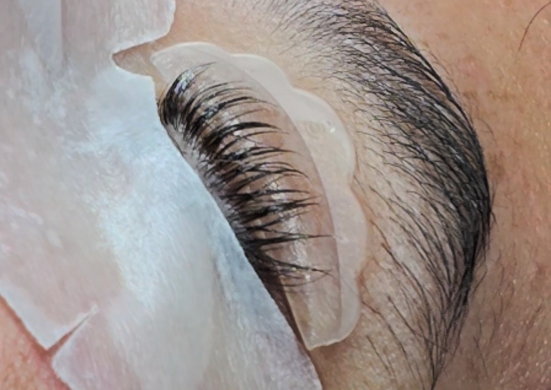 Levantamiento de pestañas sin tinte