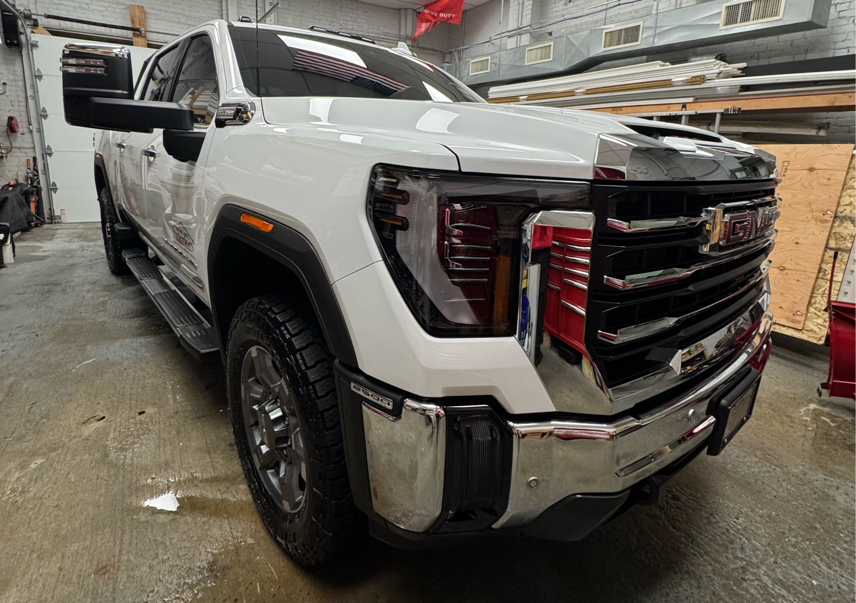 Trucks Monthy  Maintenance and large SUV three row seats 