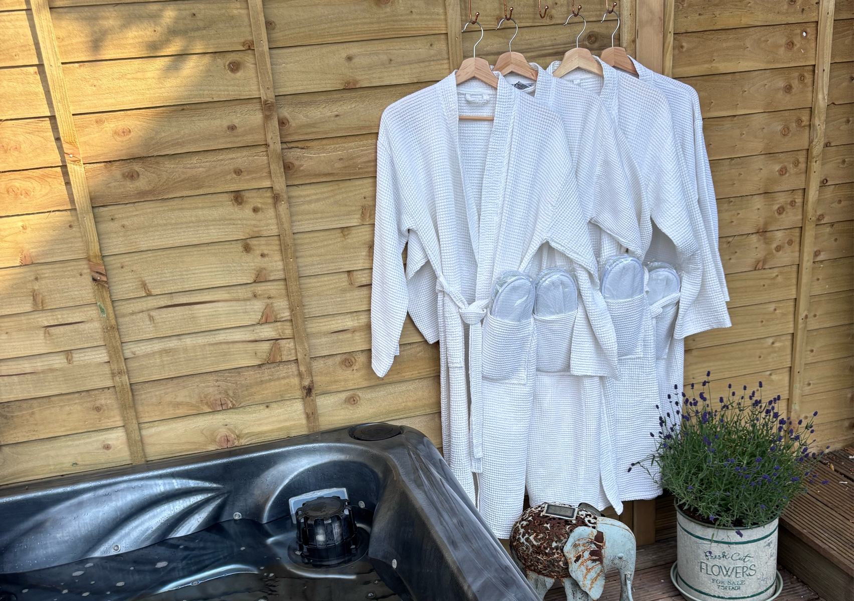 Min 3 max 4 people - Pamper day with hottub spa hire, arrival pastries & lunch included 