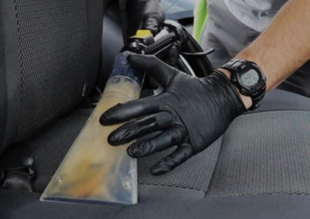 Carpet/seat heated extraction