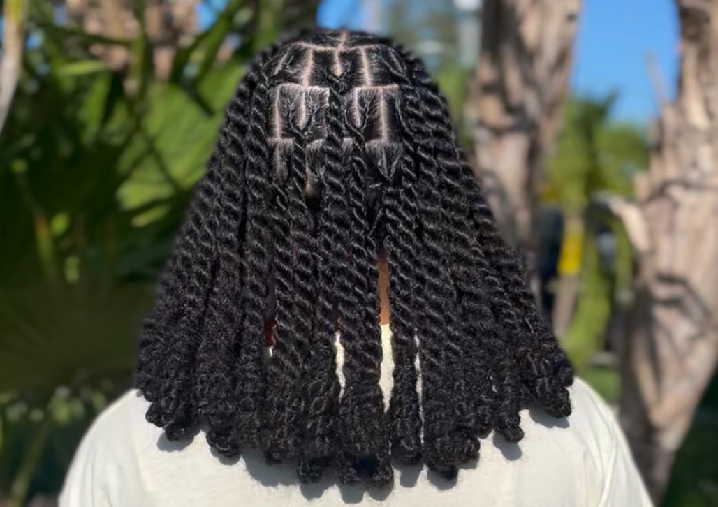 Midback Invisible locs