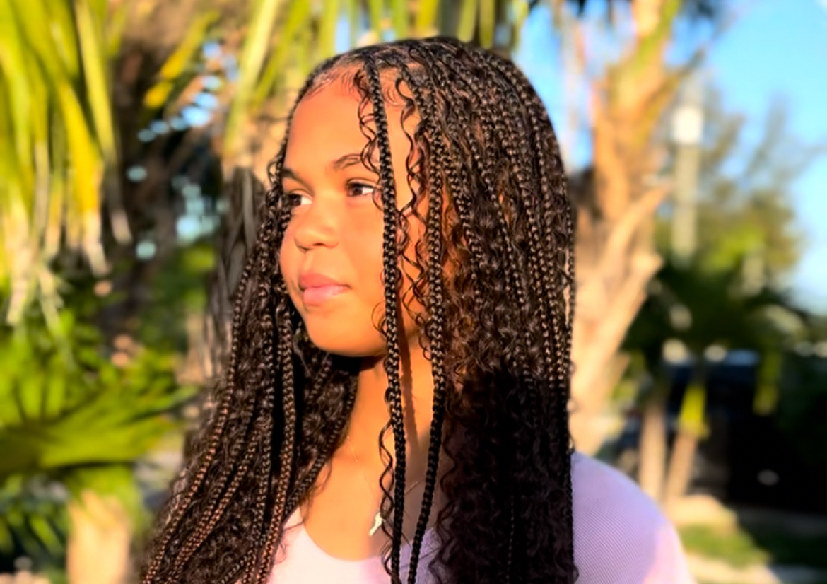 Small-medium Knotless Braids 