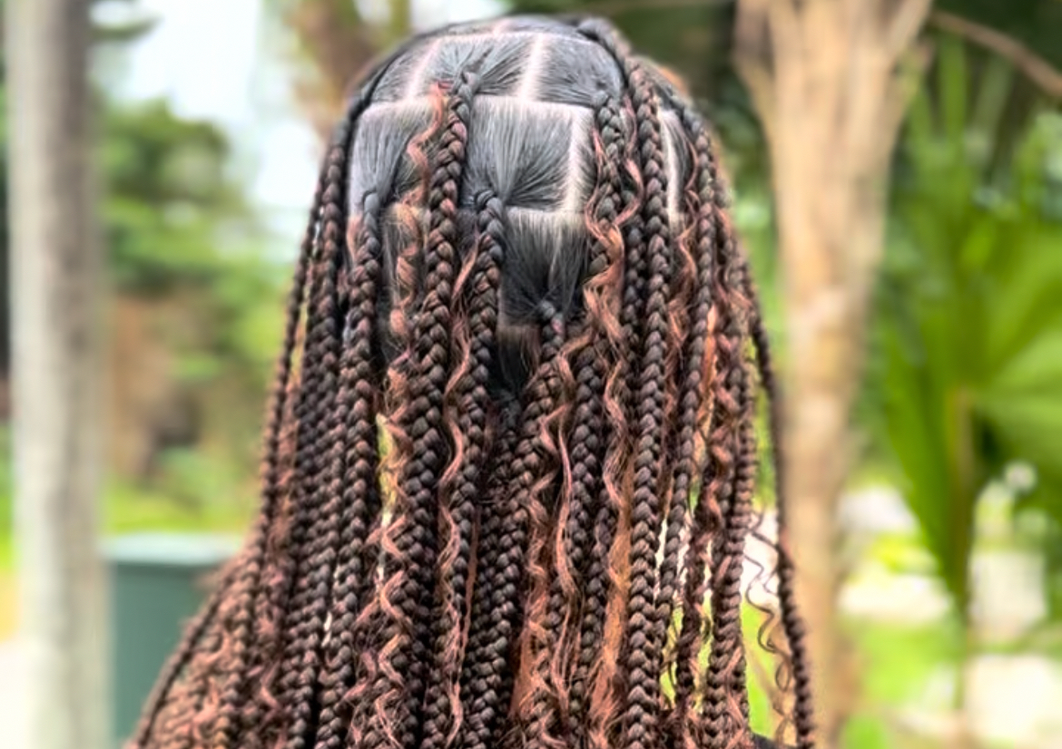 Med-Large Knotless Braids 