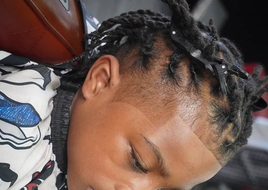 Lining Braids/ Only sideburns trimmed