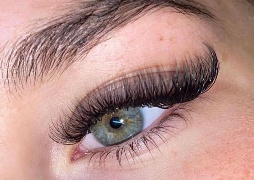 Hybrid Lashes 80% RUSSIAN 20% CLASSIC