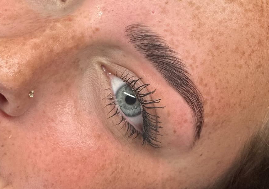 Brow Deluxe (lamination, tint, & wax) 