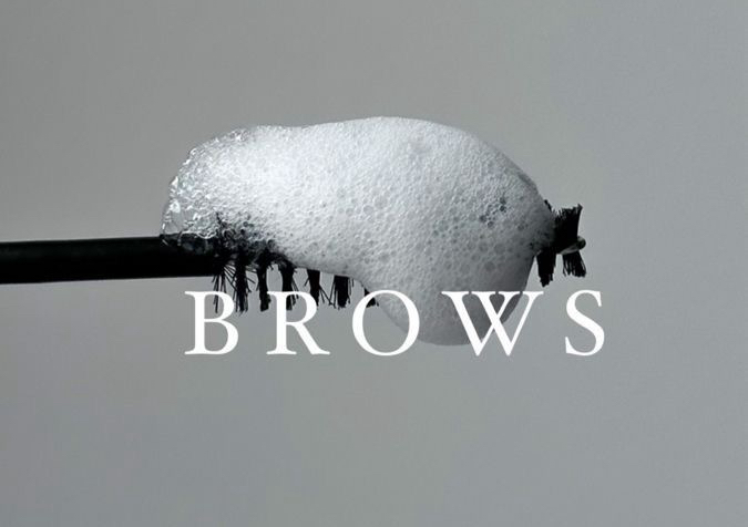 Pensat,stilizat si curatarea sprancenelor 