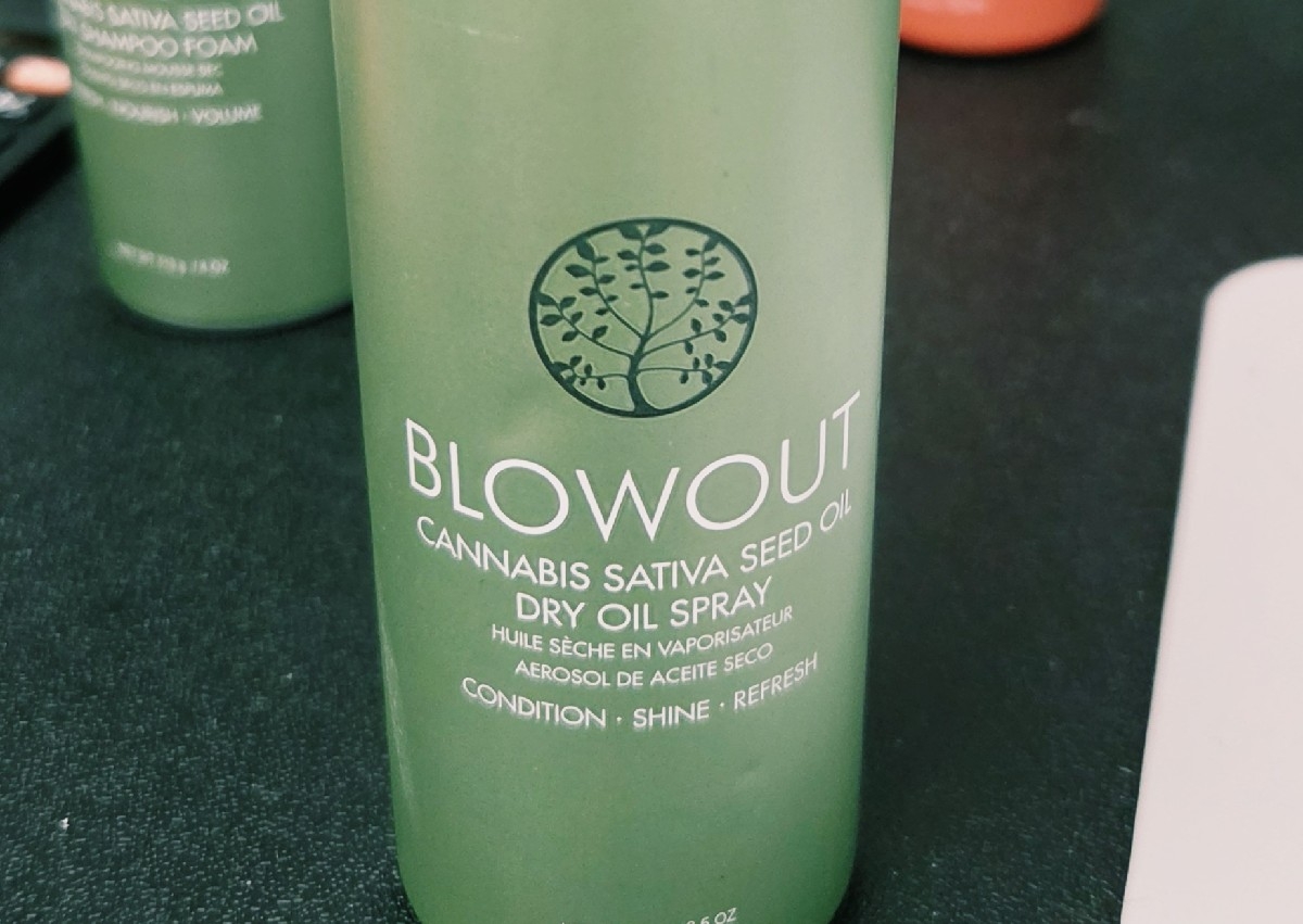 Surface blowout dry oil spray