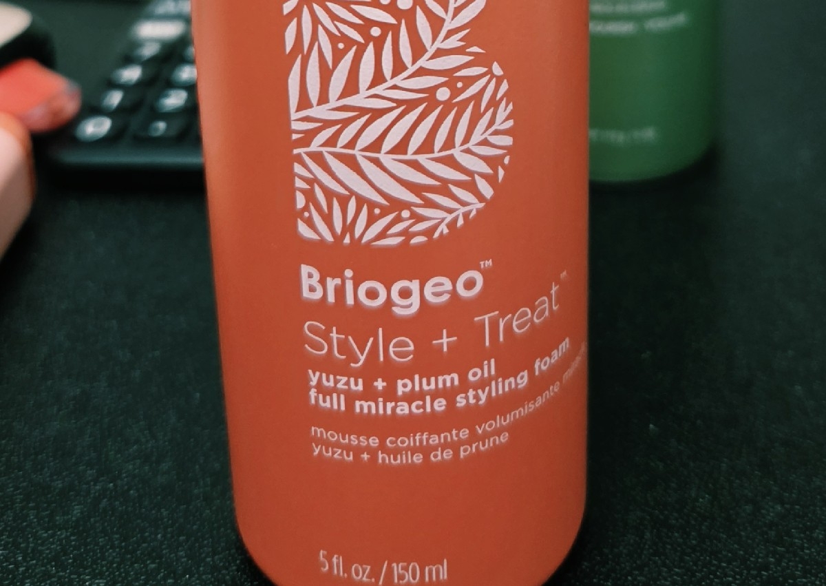 Briogeo style and treat styling foam