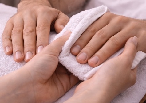 Clean and Classic Mani 👨🏽🫧👔