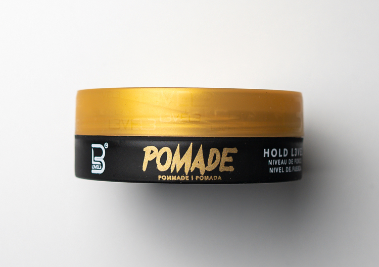 פומייד שיער ברק ואחיזה מושלמים  
  |               150 מ"ל
POMADE