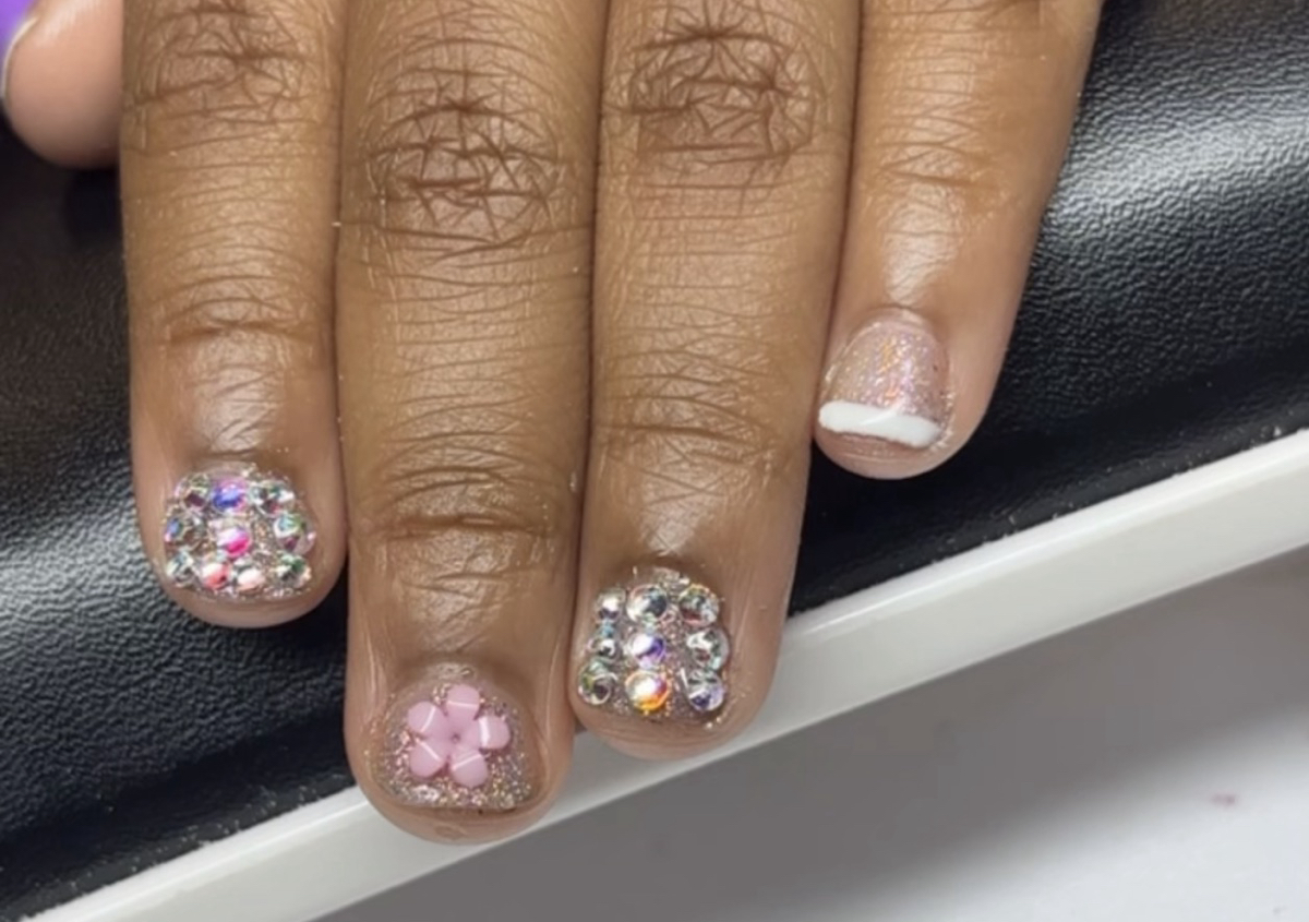 Mini Manicures
