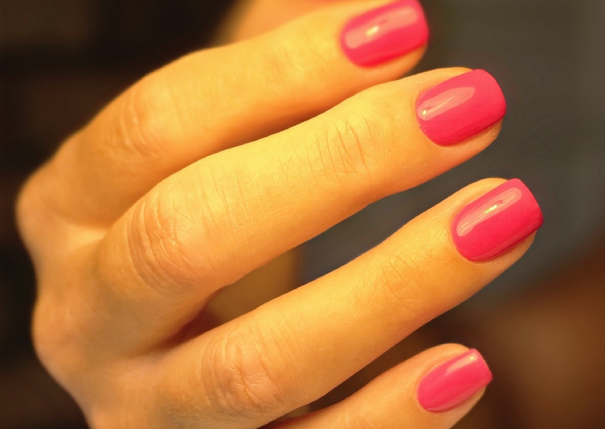 Rubber Base Gel Manicure (4/5)