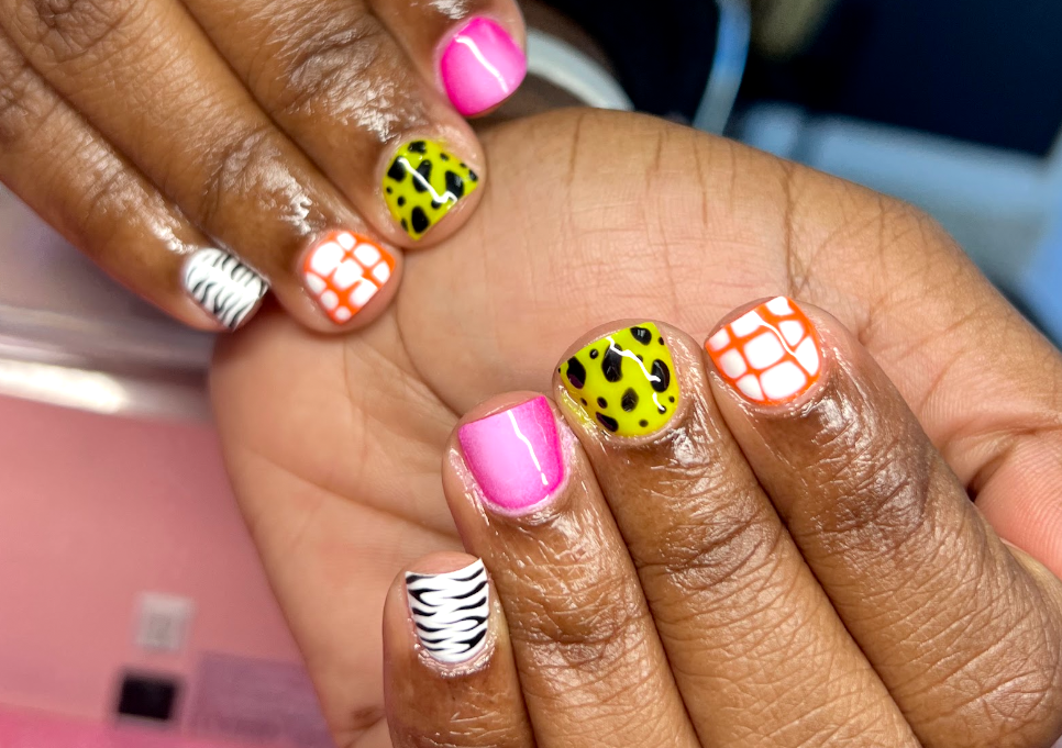 Gel manicure w/designs