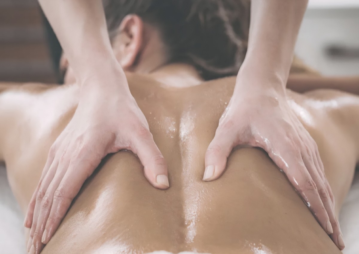 Aromatherapy Back Massage – Relax & Melt [2o Mins] {Relaxing only no deep tissue}