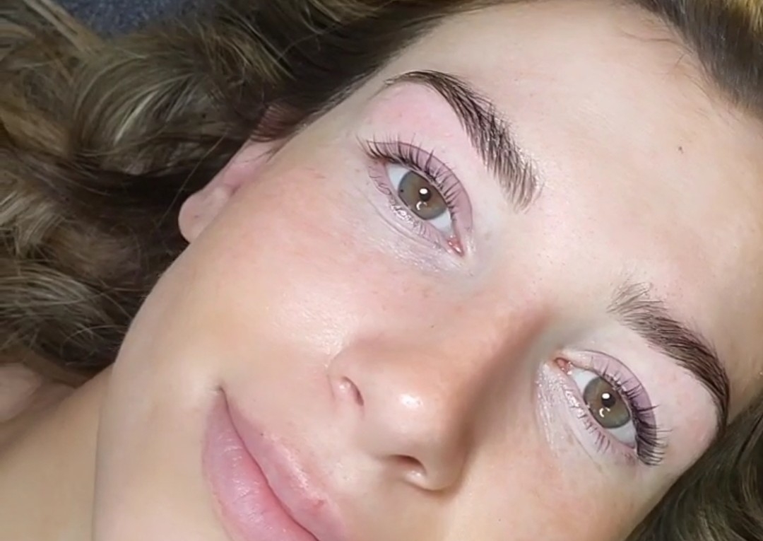 Hd brows (First time tint patch test required)