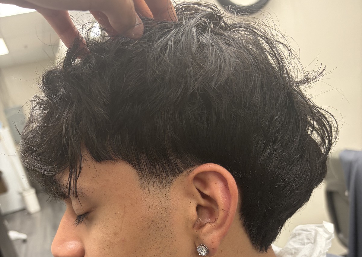 Licensed apprentice barber haircut (4/4)