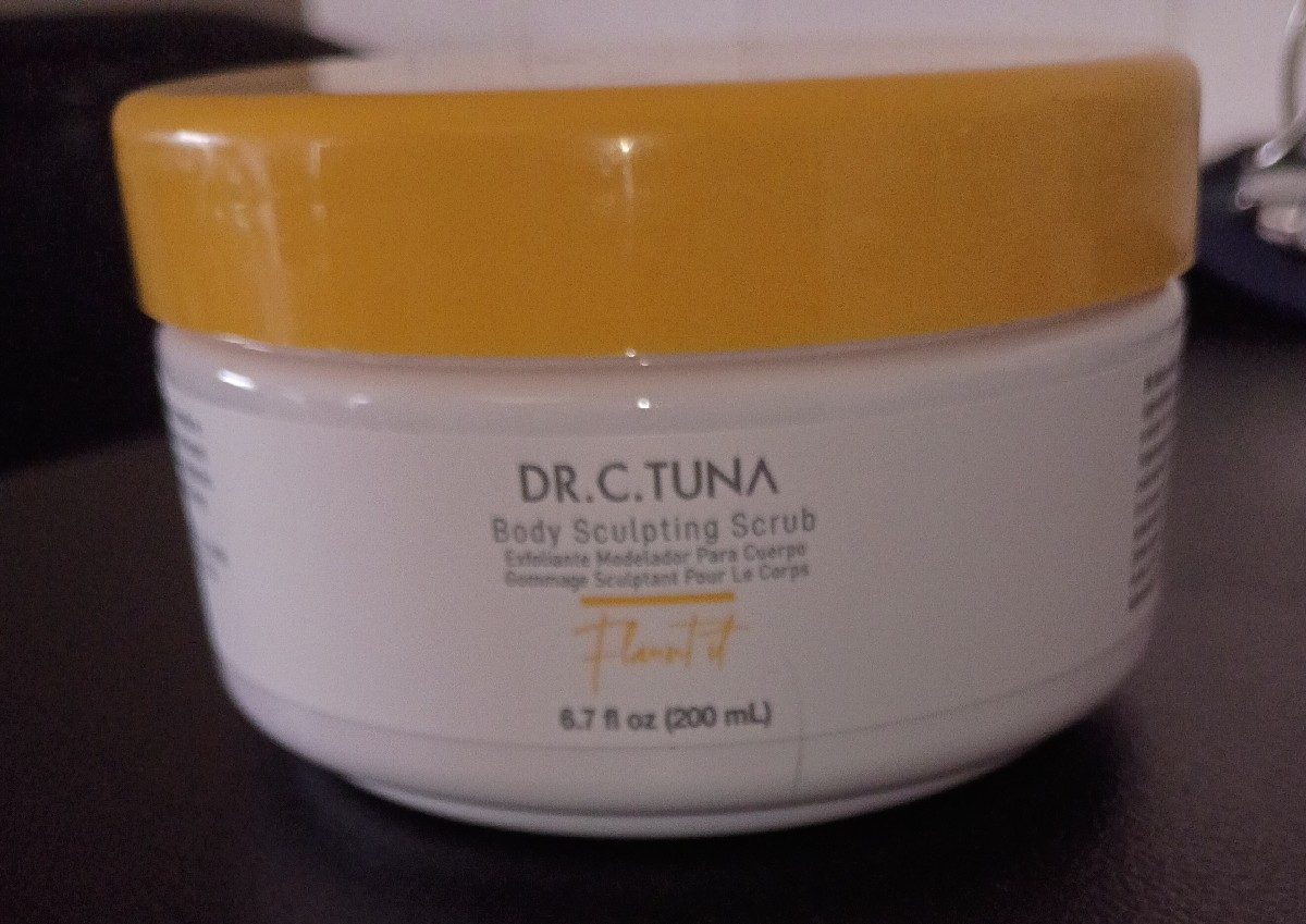 Dr. C. Tuna 
Flaunt It
Body Sculpting Scrub 