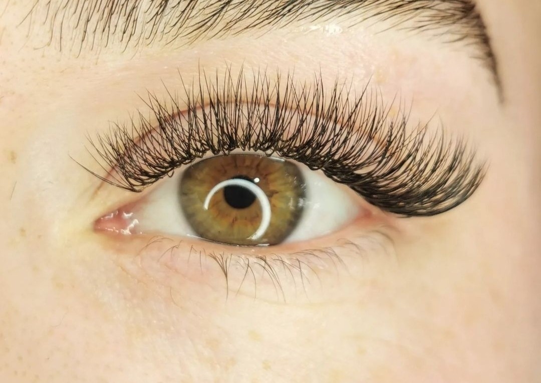 Hyrbid Lash Extensions